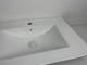 بالوعة الحمام ذات الحواف العالية ذات الحواف العالية مستطيلة بيضاء مع فيض